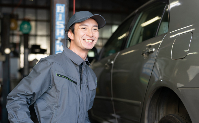 気軽に立ち寄れるアットホームな整備工場